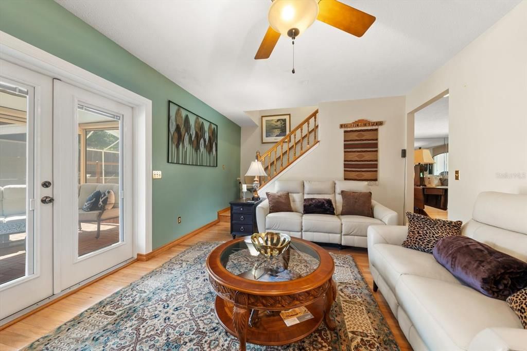 En Venta: $525,000 (4 camas, 2 baños, 2005 Pies cuadrados)