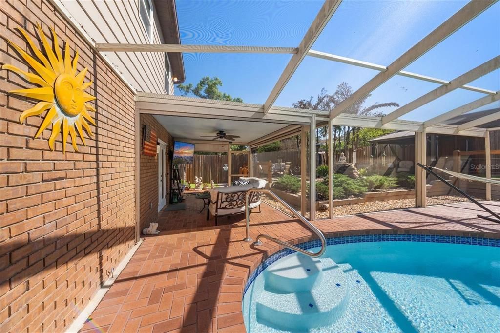 En Venta: $525,000 (4 camas, 2 baños, 2005 Pies cuadrados)