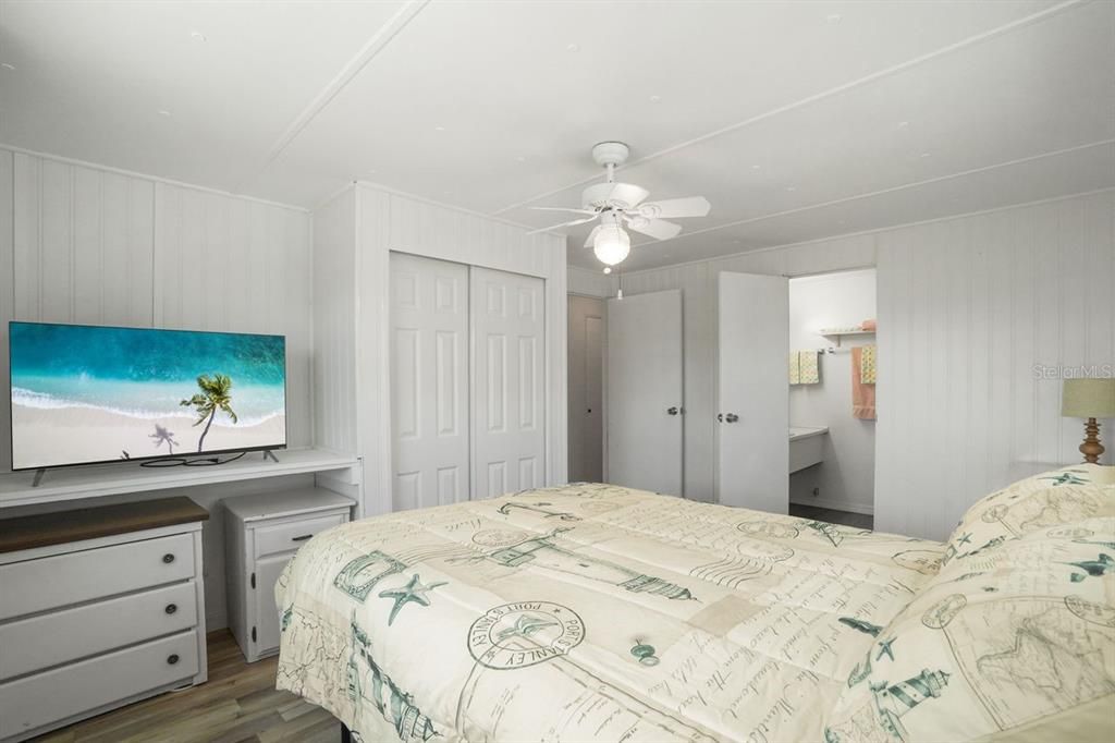 For Sale: $220,000 (3 beds, 2 baths, 1338 Square Feet)