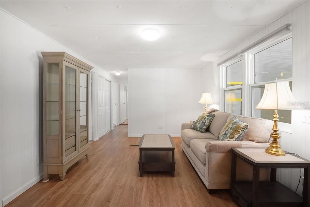 For Sale: $220,000 (3 beds, 2 baths, 1338 Square Feet)