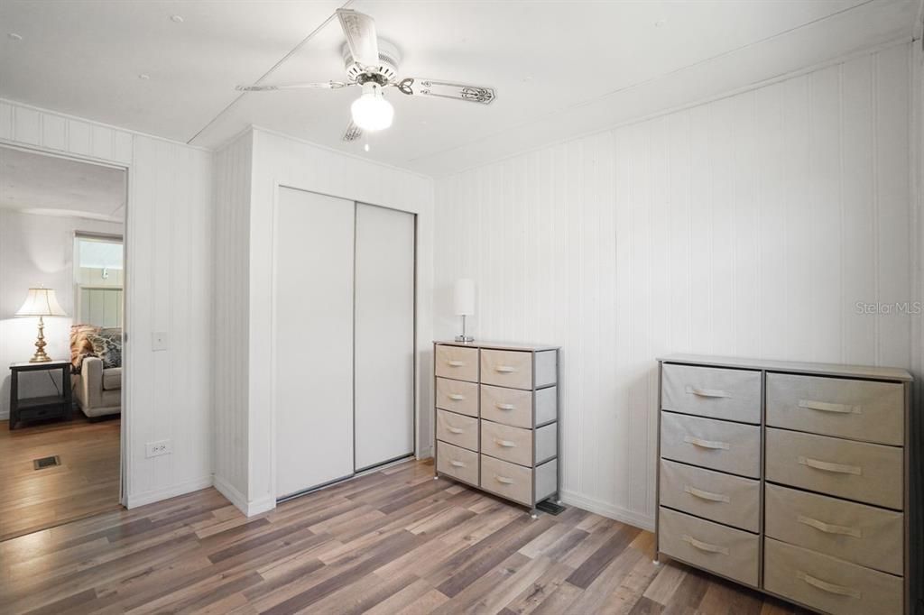 For Sale: $220,000 (3 beds, 2 baths, 1338 Square Feet)