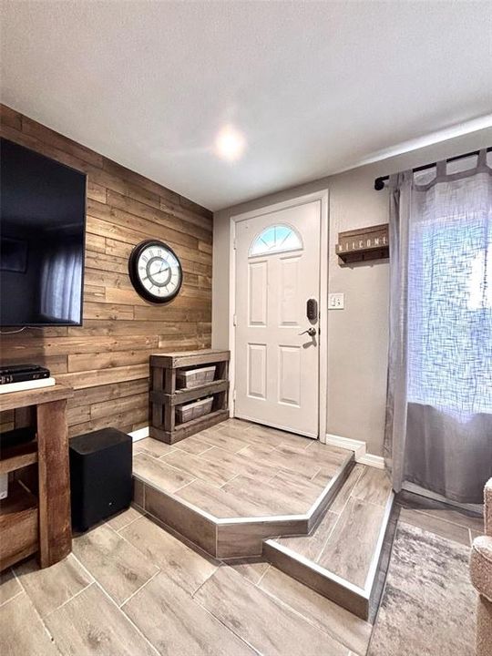 На продажу: $229,000 (2 спален, 1 ванн, 1141 Квадратных фут)