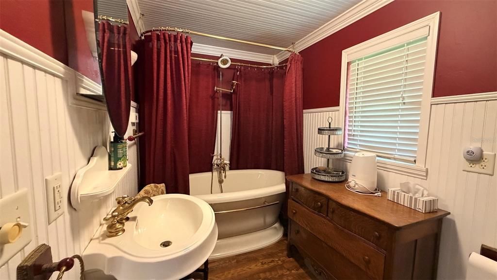 На продажу: $199,999 (3 спален, 2 ванн, 1678 Квадратных фут)