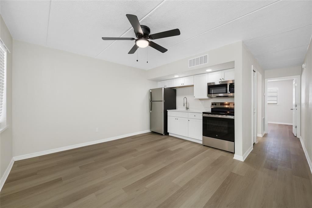 For Rent: $1,525 (1 beds, 1 baths, 550 Square Feet)