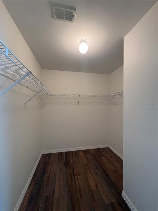 For Sale: $240,000 (2 beds, 2 baths, 1121 Square Feet)