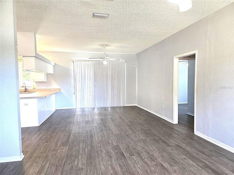В аренду: $2,700 (4 спален, 2 ванн, 1592 Квадратных фут)