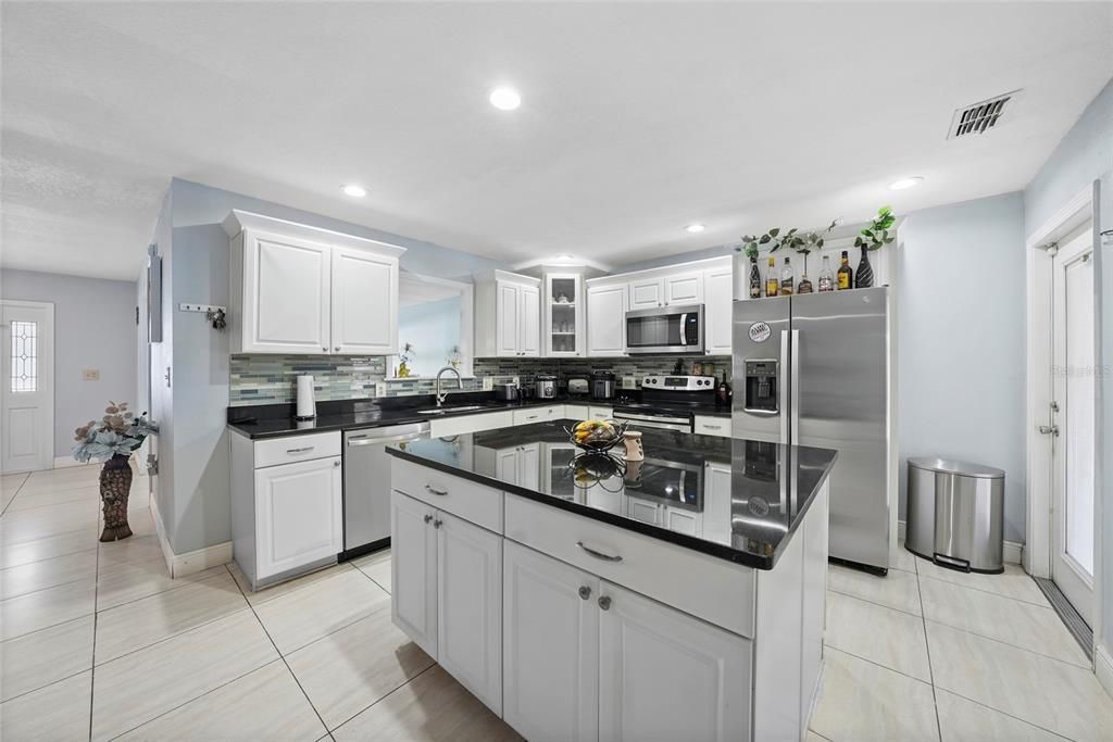 На продажу: $559,900 (3 спален, 2 ванн, 1844 Квадратных фут)