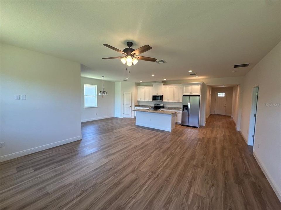 For Sale: $419,900 (3 beds, 2 baths, 1867 Square Feet)