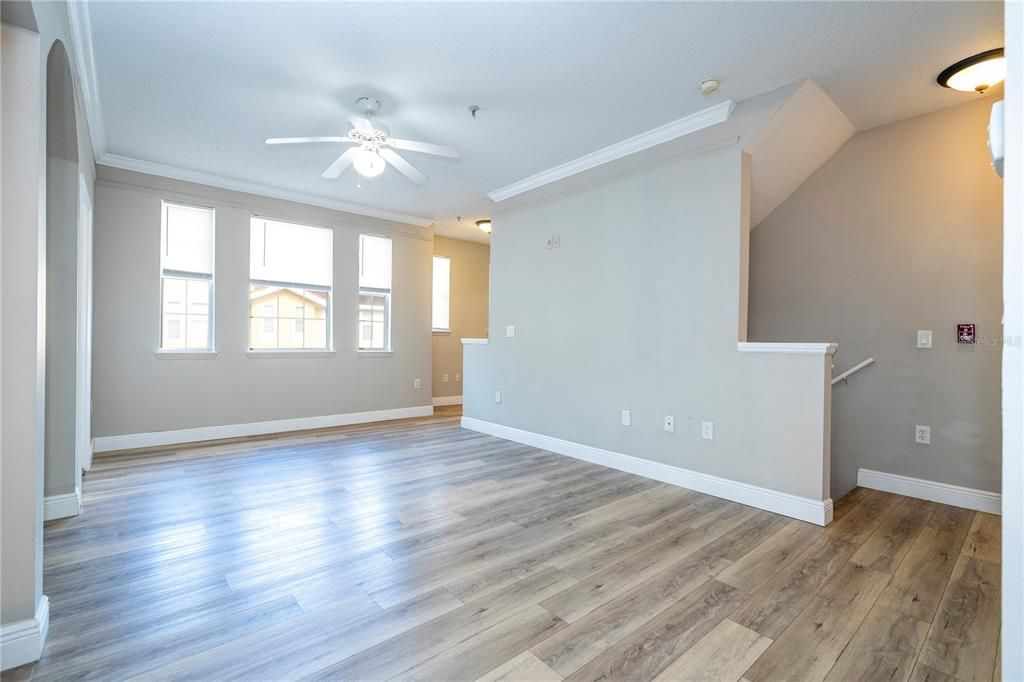 В аренду: $2,400 (3 спален, 3 ванн, 1512 Квадратных фут)