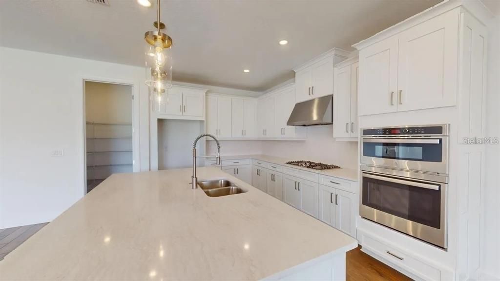 For Sale: $535,000 (3 beds, 2 baths, 1886 Square Feet)