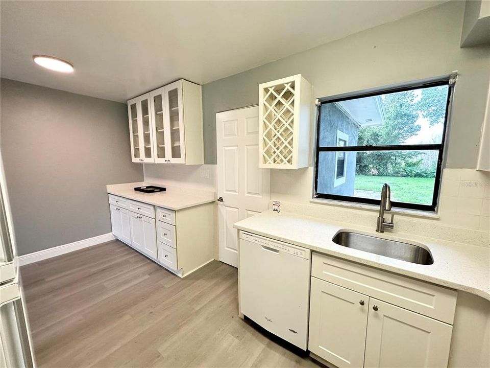 For Rent: $2,375 (3 beds, 2 baths, 1046 Square Feet)