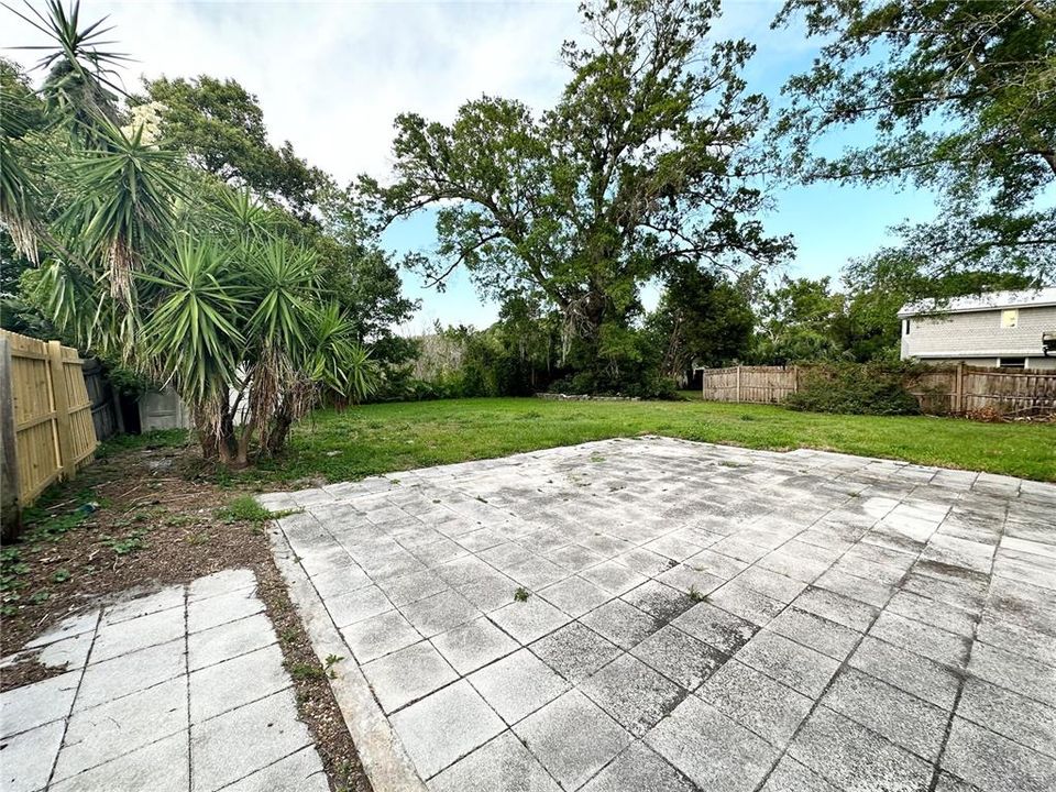 For Rent: $2,375 (3 beds, 2 baths, 1046 Square Feet)
