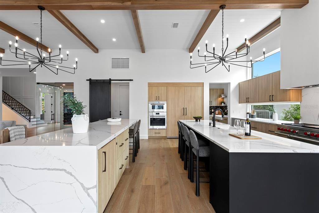 En Venta: $3,999,999 (5 camas, 6 baños, 6584 Pies cuadrados)