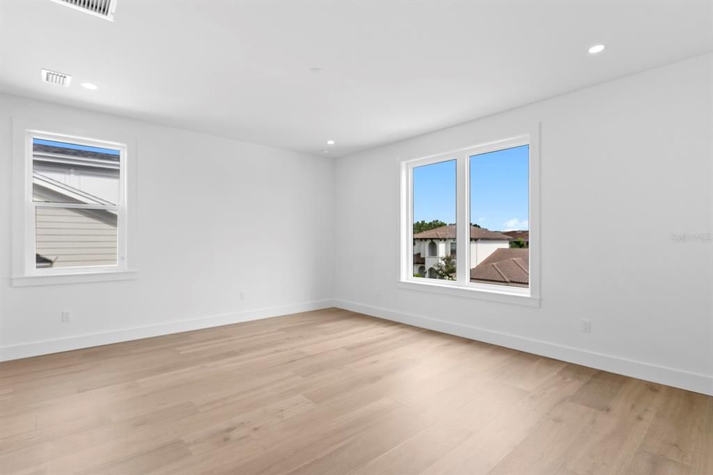 En Venta: $3,999,999 (5 camas, 6 baños, 6584 Pies cuadrados)