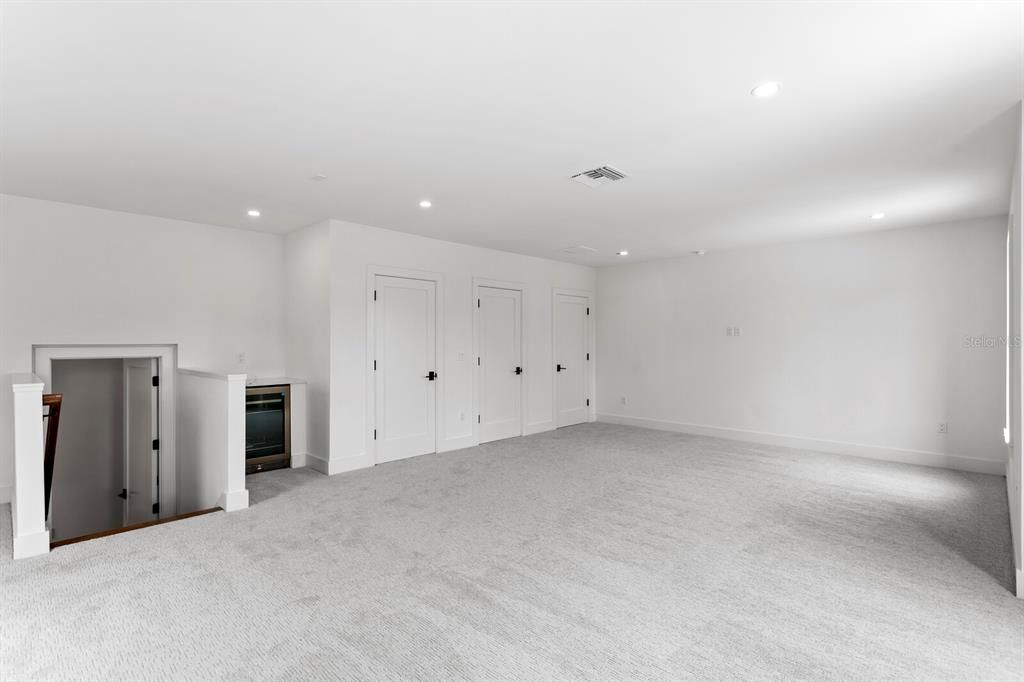 En Venta: $3,999,999 (5 camas, 6 baños, 6584 Pies cuadrados)