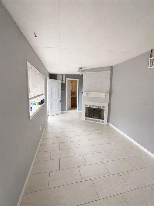 For Sale: $178,000 (3 beds, 2 baths, 1158 Square Feet)