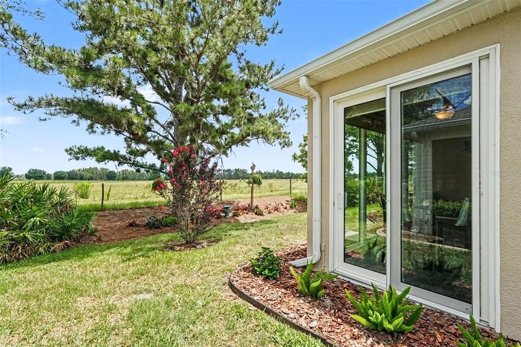 For Sale: $339,000 (3 beds, 2 baths, 1557 Square Feet)