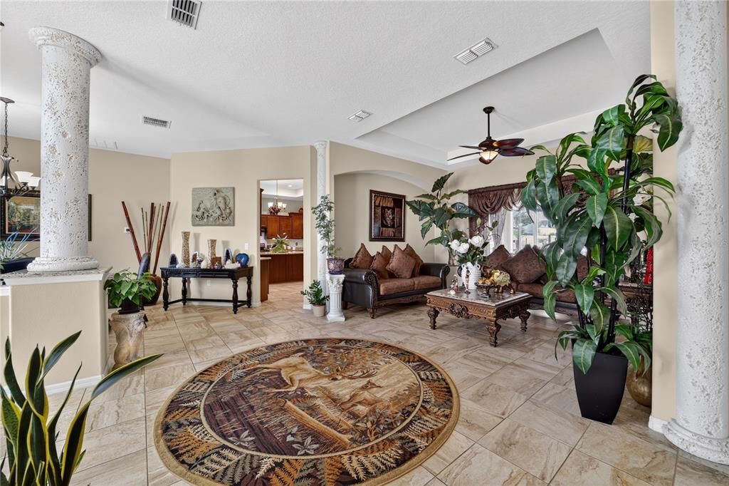 En Venta: $660,000 (4 camas, 3 baños, 3586 Pies cuadrados)
