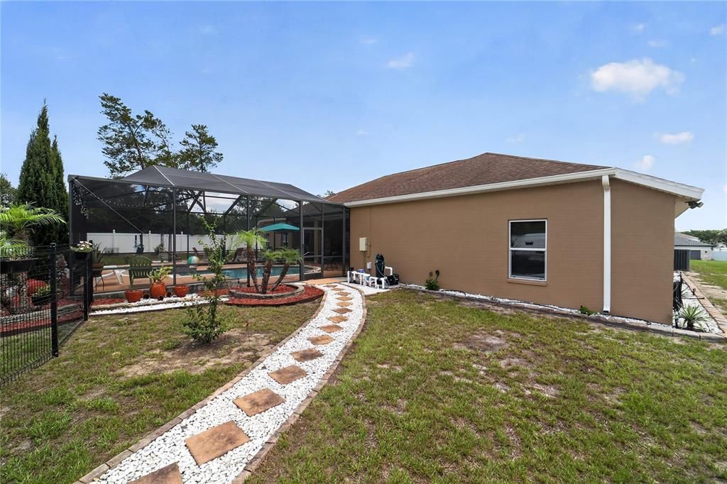 En Venta: $660,000 (4 camas, 3 baños, 3586 Pies cuadrados)