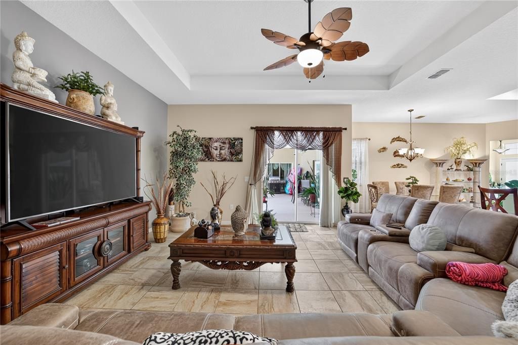 En Venta: $660,000 (4 camas, 3 baños, 3586 Pies cuadrados)