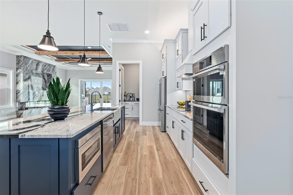 For Sale: $950,000 (3 beds, 3 baths, 2288 Square Feet)