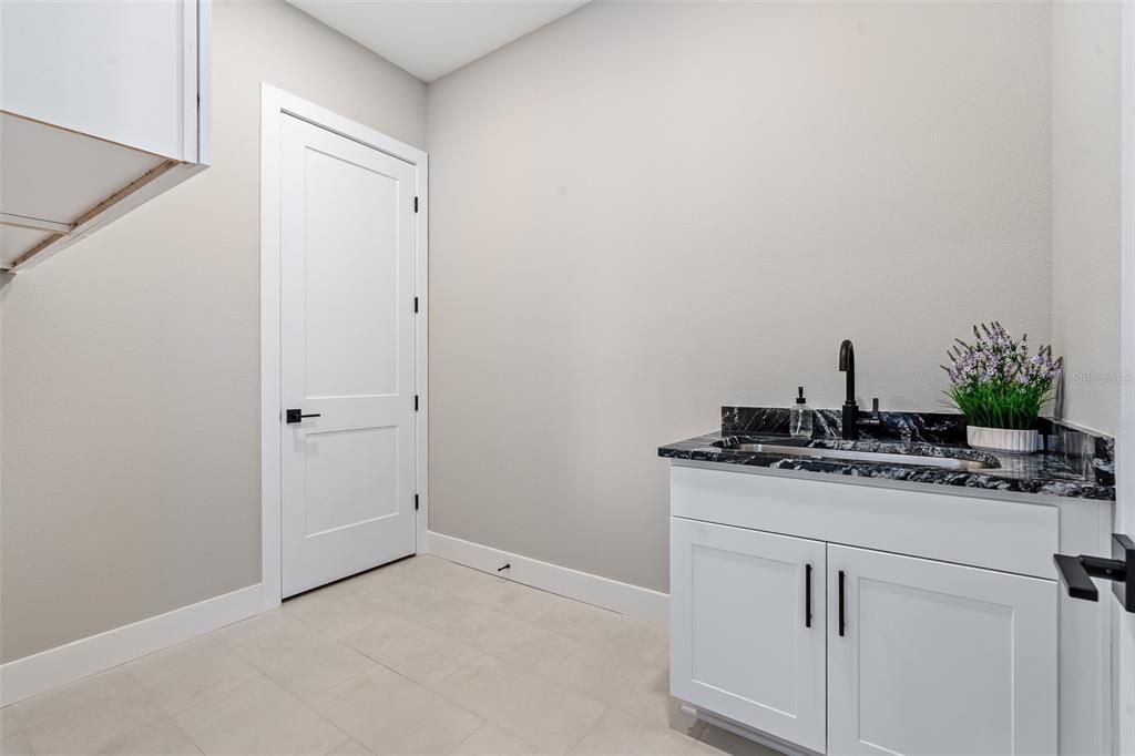 For Sale: $950,000 (3 beds, 3 baths, 2288 Square Feet)