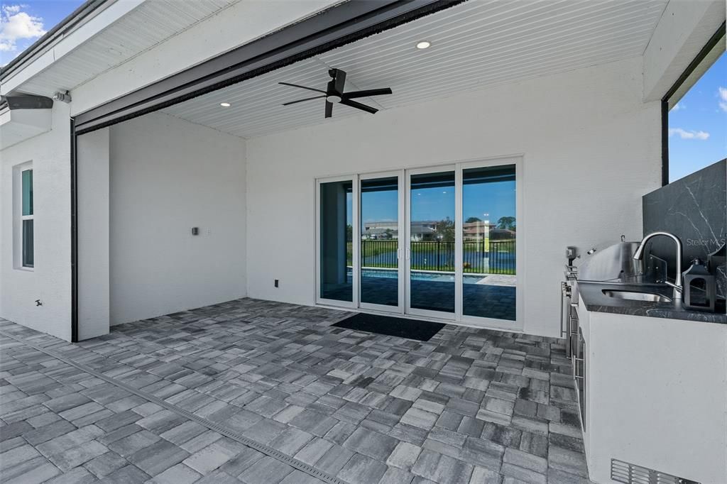 For Sale: $950,000 (3 beds, 3 baths, 2288 Square Feet)