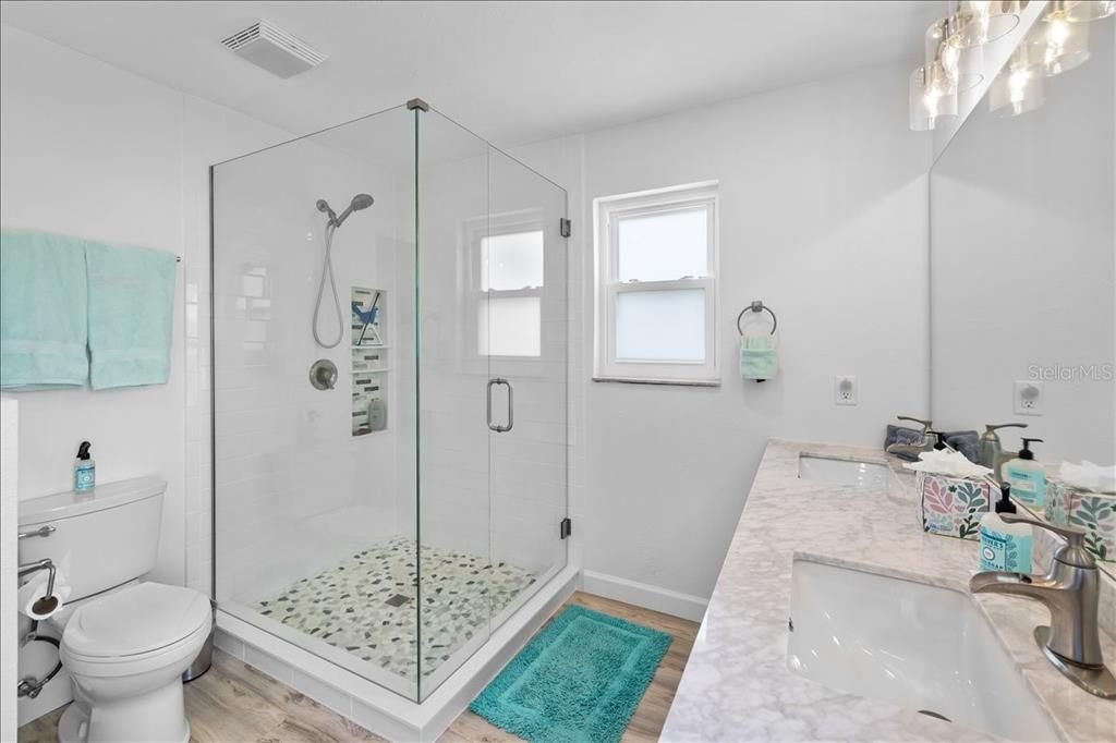 For Sale: $725,000 (3 beds, 2 baths, 1852 Square Feet)