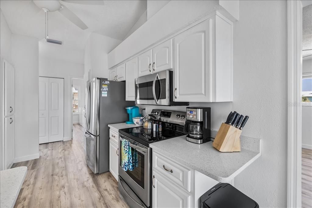 For Sale: $725,000 (3 beds, 2 baths, 1852 Square Feet)