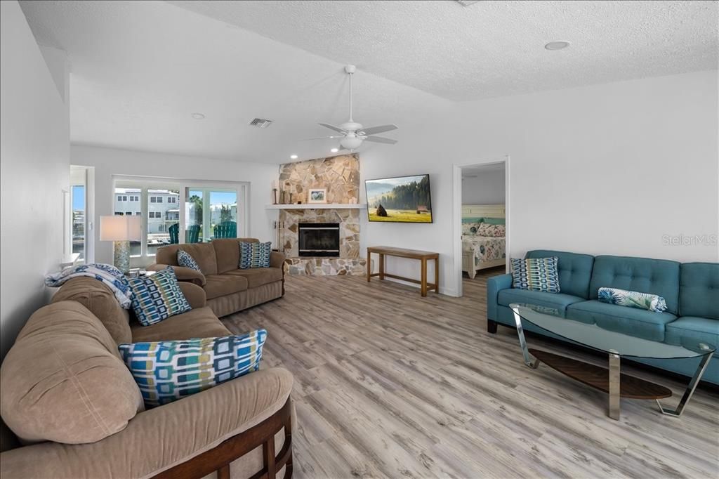 For Sale: $725,000 (3 beds, 2 baths, 1852 Square Feet)