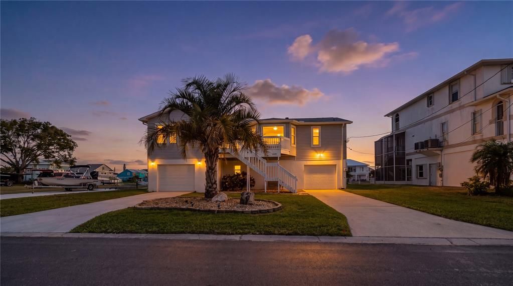 For Sale: $725,000 (3 beds, 2 baths, 1852 Square Feet)