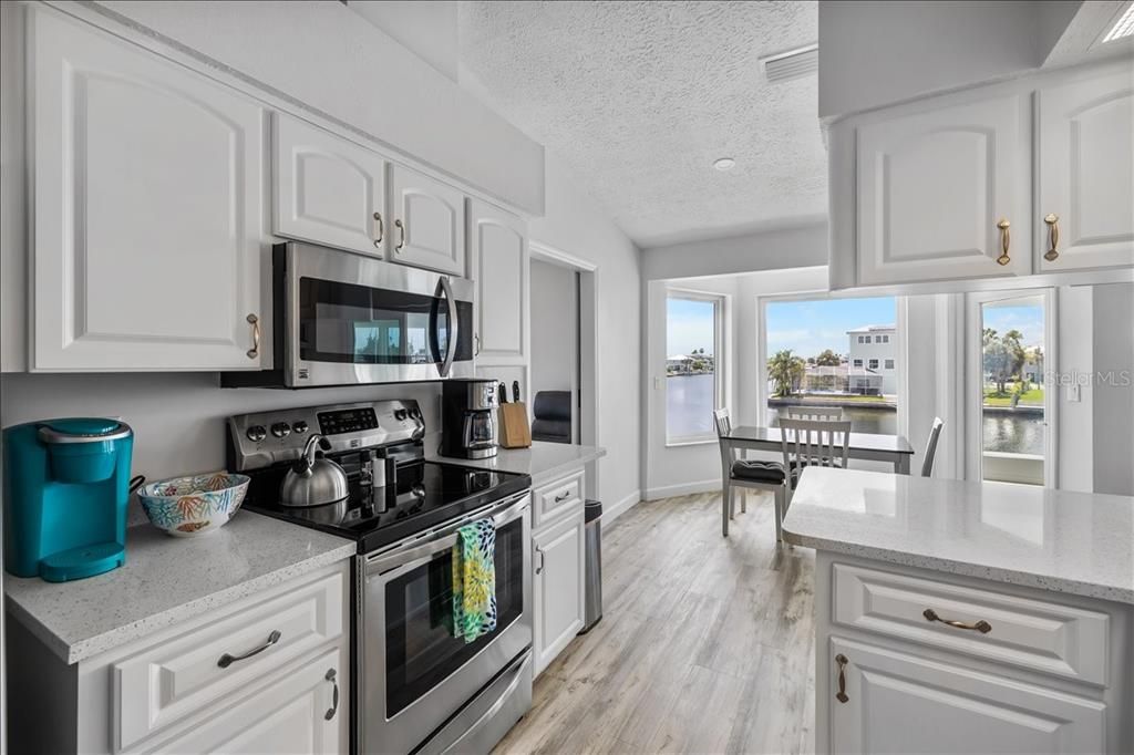 For Sale: $725,000 (3 beds, 2 baths, 1852 Square Feet)