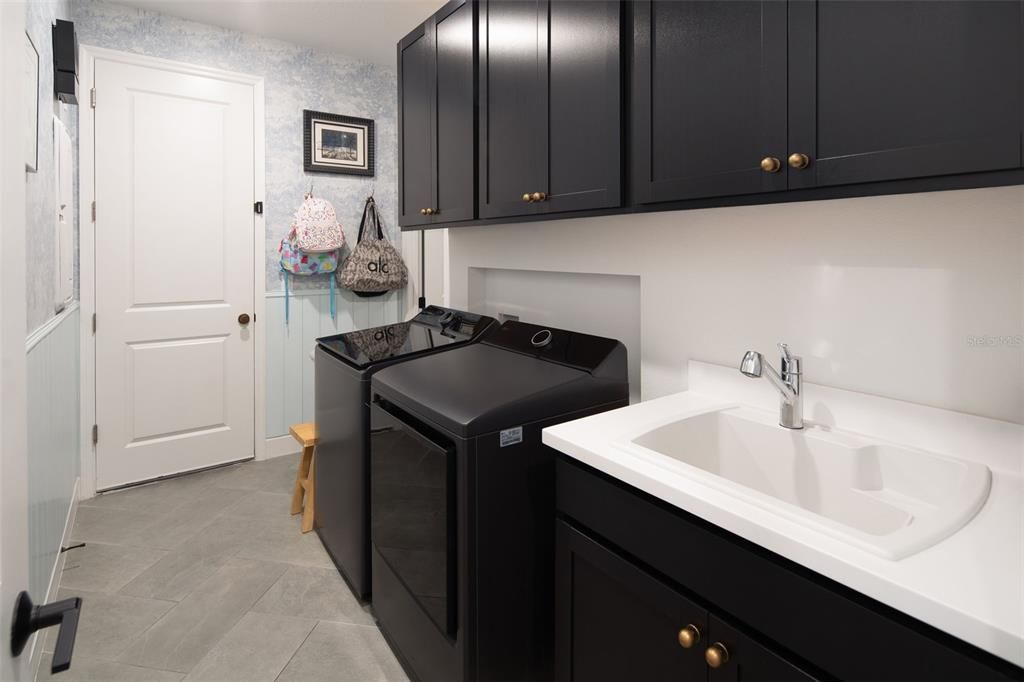 For Sale: $1,400,000 (5 beds, 4 baths, 3847 Square Feet)