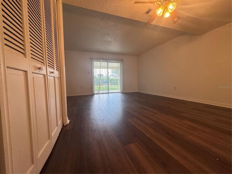 For Rent: $1,600 (2 beds, 1 baths, 1056 Square Feet)