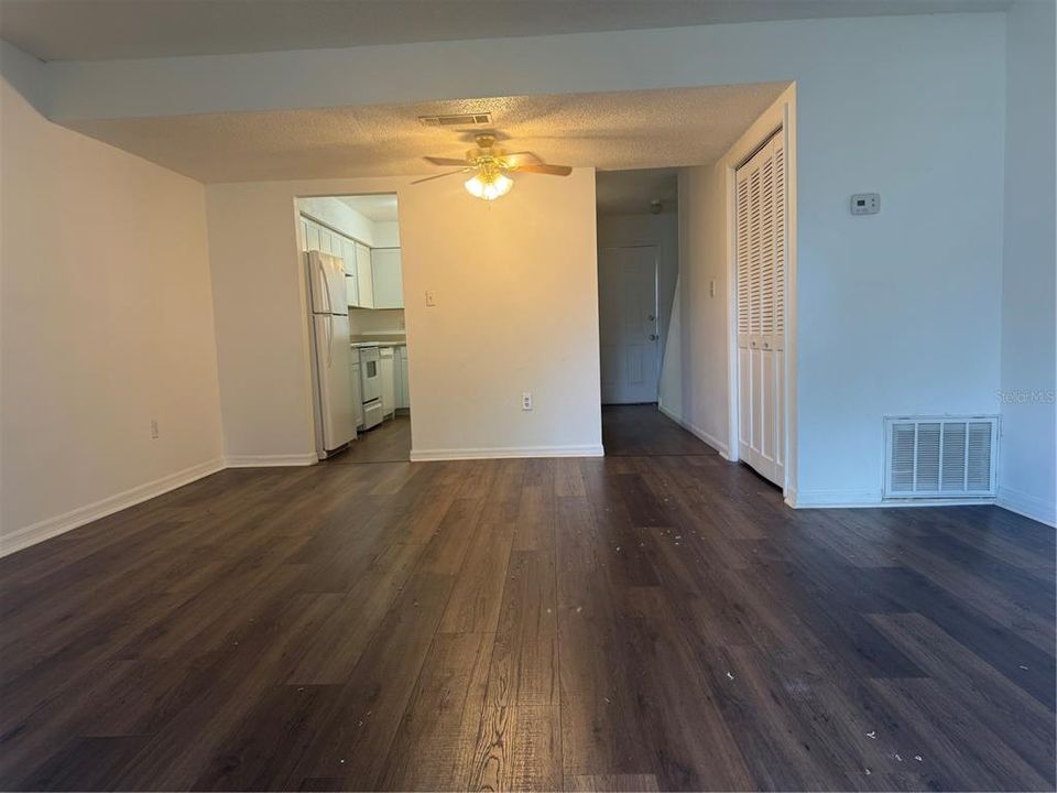 For Rent: $1,600 (2 beds, 1 baths, 1056 Square Feet)