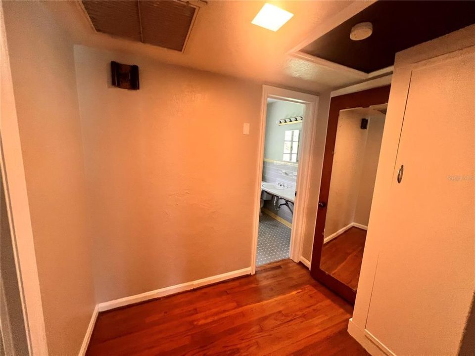 В аренду: $2,099 (2 спален, 1 ванн, 954 Квадратных фут)