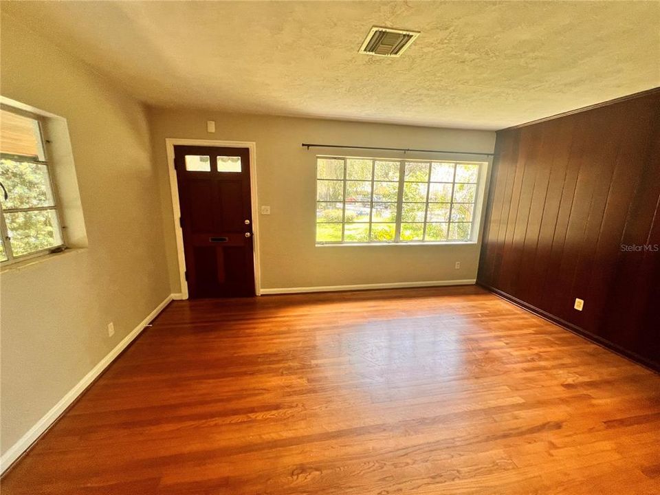 В аренду: $2,099 (2 спален, 1 ванн, 954 Квадратных фут)