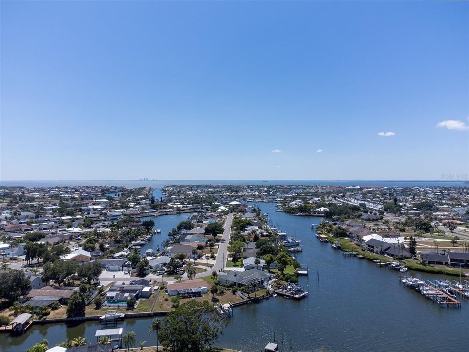 На продажу: $539,000 (0.78 acres)