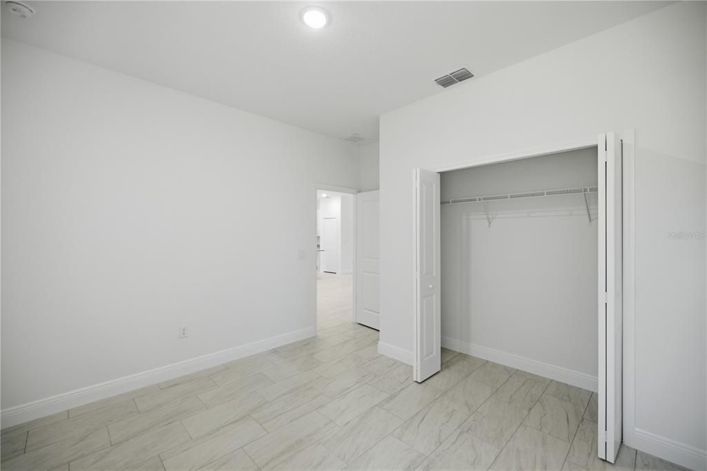 For Sale: $335,000 (4 beds, 3 baths, 1827 Square Feet)