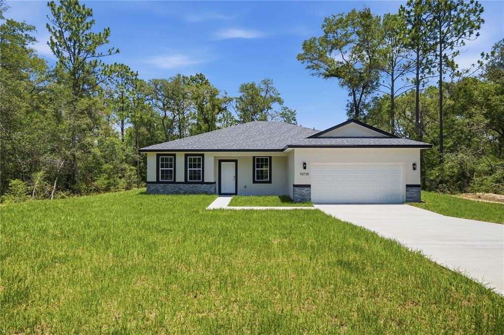 For Sale: $335,000 (4 beds, 3 baths, 1827 Square Feet)