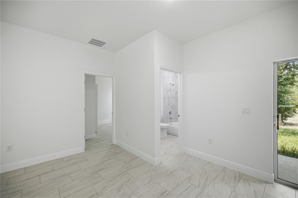 For Sale: $335,000 (4 beds, 3 baths, 1827 Square Feet)