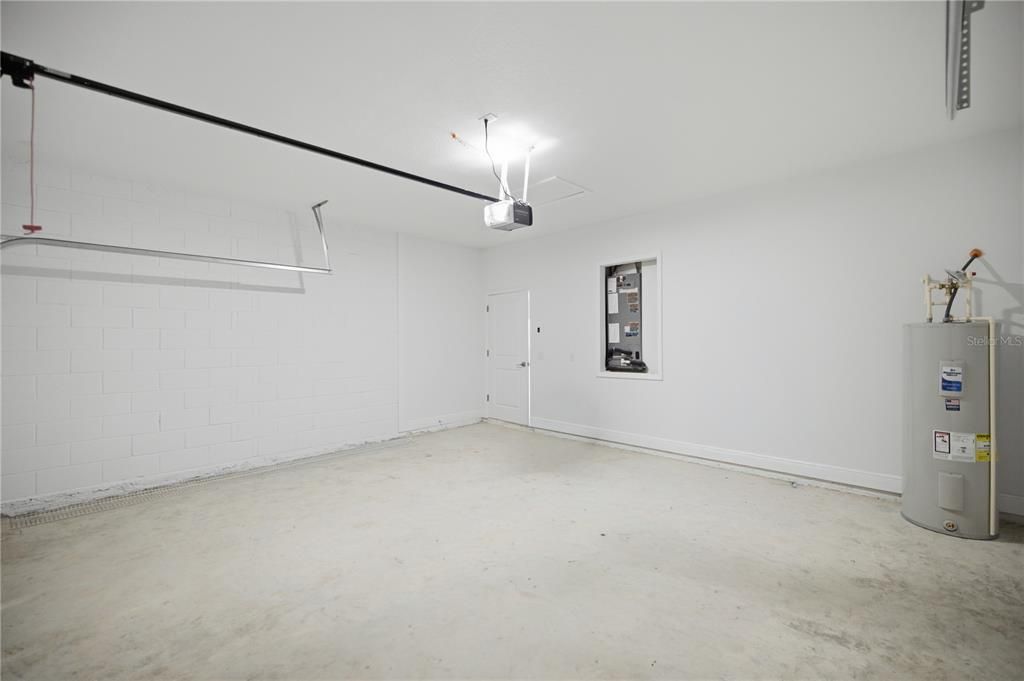For Sale: $335,000 (4 beds, 3 baths, 1827 Square Feet)