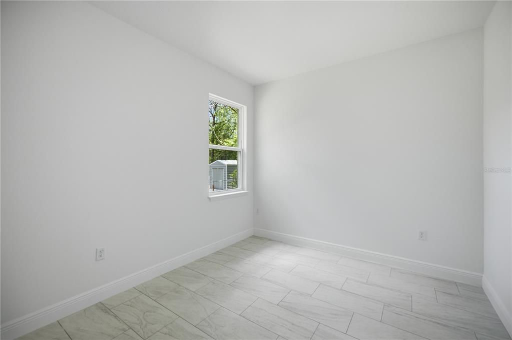 For Sale: $335,000 (4 beds, 3 baths, 1827 Square Feet)