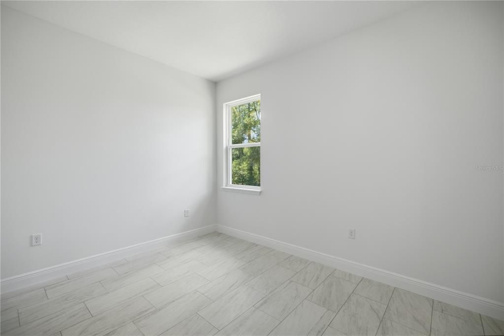 For Sale: $335,000 (4 beds, 3 baths, 1827 Square Feet)