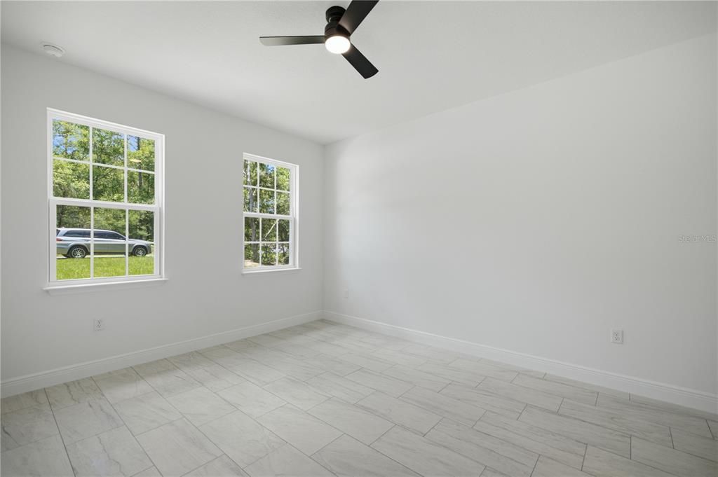For Sale: $335,000 (4 beds, 3 baths, 1827 Square Feet)