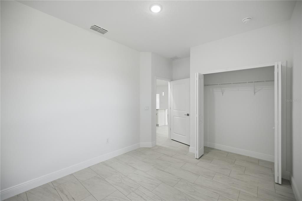 For Sale: $335,000 (4 beds, 3 baths, 1827 Square Feet)