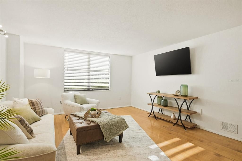 For Rent: $2,000 (2 beds, 2 baths, 1060 Square Feet)
