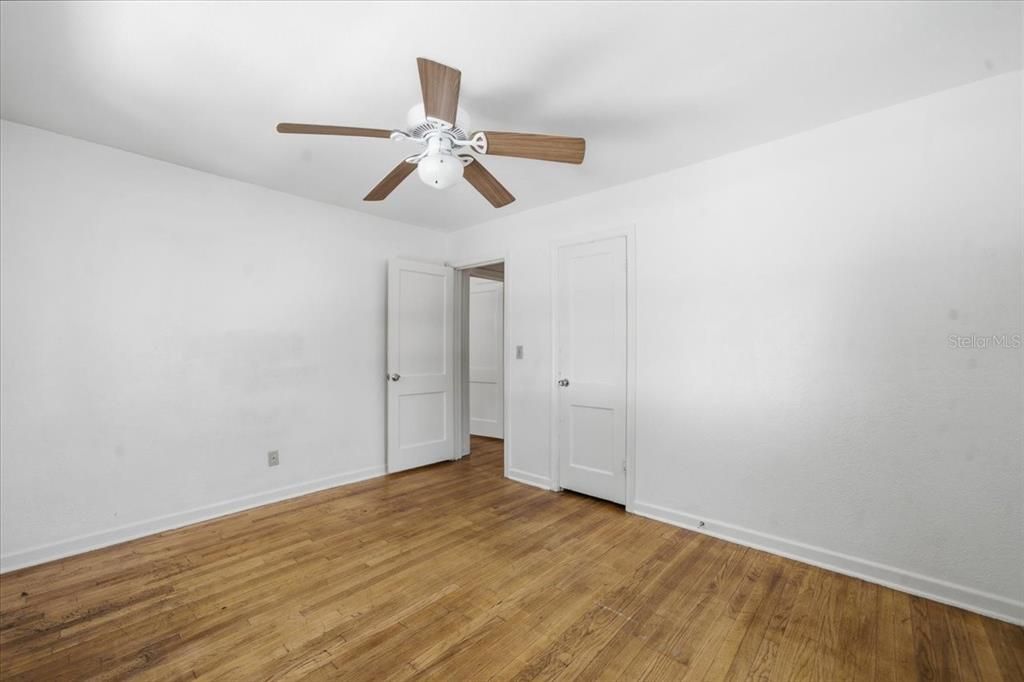 For Sale: $395,000 (2 beds, 1 baths, 1516 Square Feet)