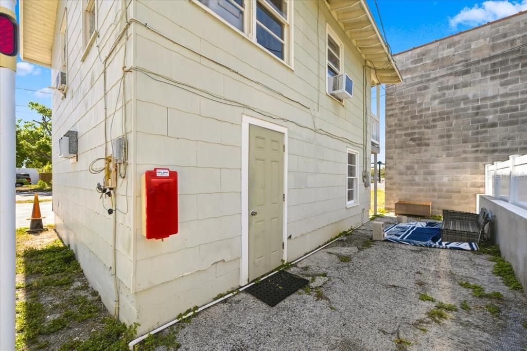 For Sale: $395,000 (2 beds, 1 baths, 1516 Square Feet)