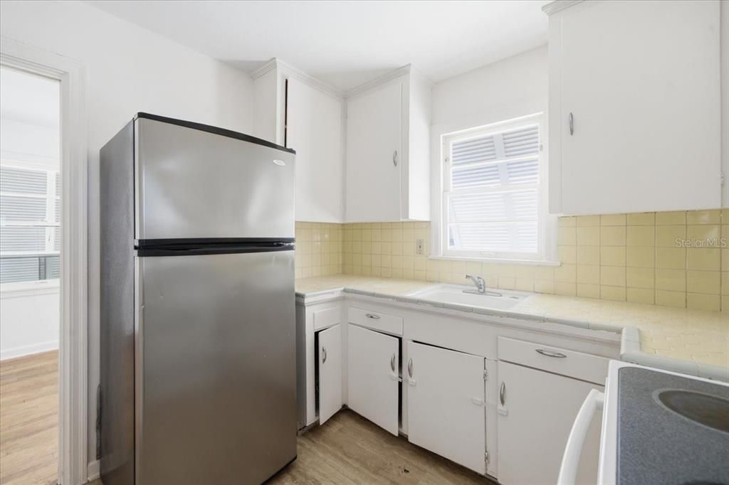 For Sale: $395,000 (2 beds, 1 baths, 1516 Square Feet)